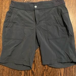 Athleta Trekkie Hiking shorts - size 8